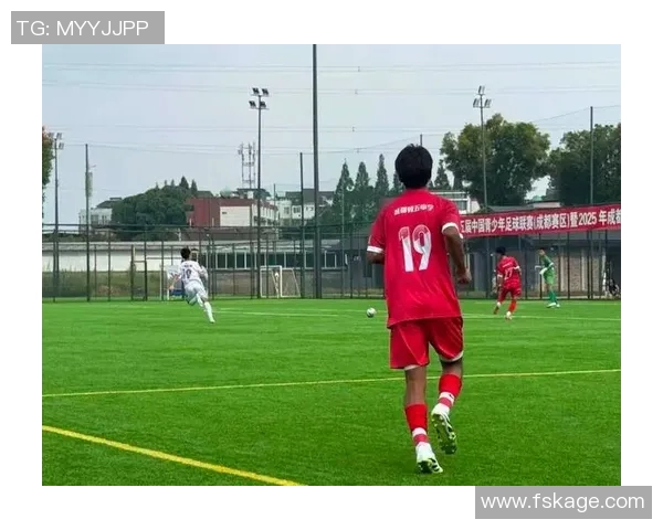 城市联赛特别报道：成都足球队如何逆袭成冠军的奋斗历程与精彩瞬间