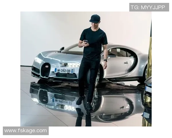 足球明星驾车瞬间高清图片集锦展现运动员风采与豪车魅力